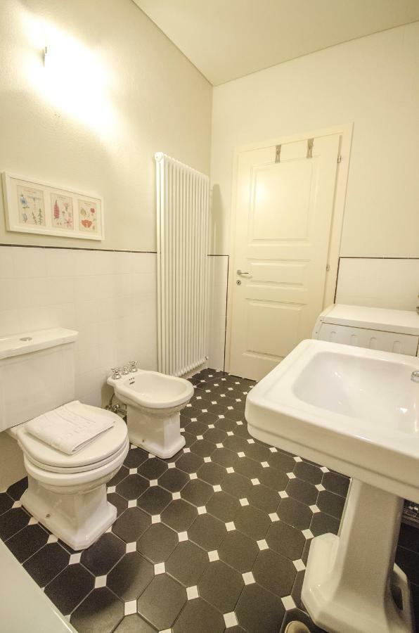 Azeglio Apartment, A Due Passi Da Piazza Maggiore بولونيا المظهر الخارجي الصورة