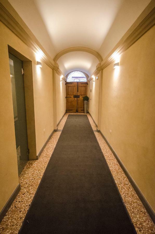 Azeglio Apartment, A Due Passi Da Piazza Maggiore بولونيا المظهر الخارجي الصورة